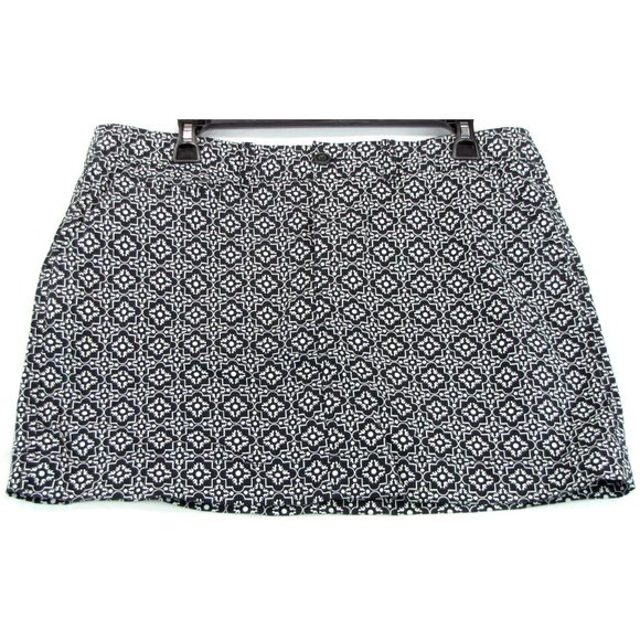 Old Navy Dresses & Skirts - Abstract Black White Short Mini Skirt